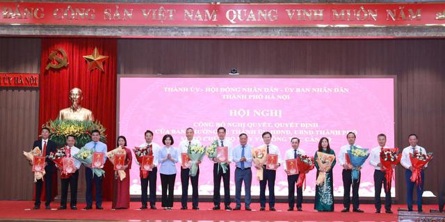 Hà Nội kiện toàn lãnh đạo Sở, ngành, các xã phường sau sáp nhập - Ảnh 2.