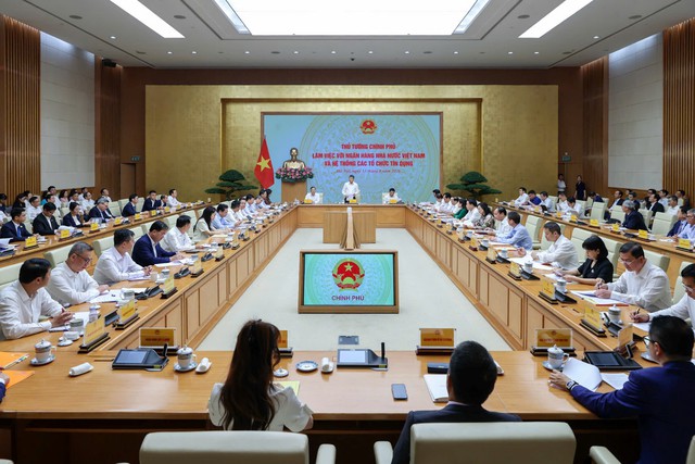 Họp với các ngân hàng, Thủ tướng chỉ đạo gì về lãi suất, tín dụng,...? - Ảnh 1.