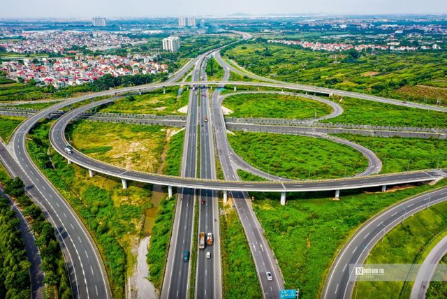 Giải ngân vốn đầu tư công đạt 42,7% kế hoạch Thủ tướng Chính phủ giao - Ảnh 1.