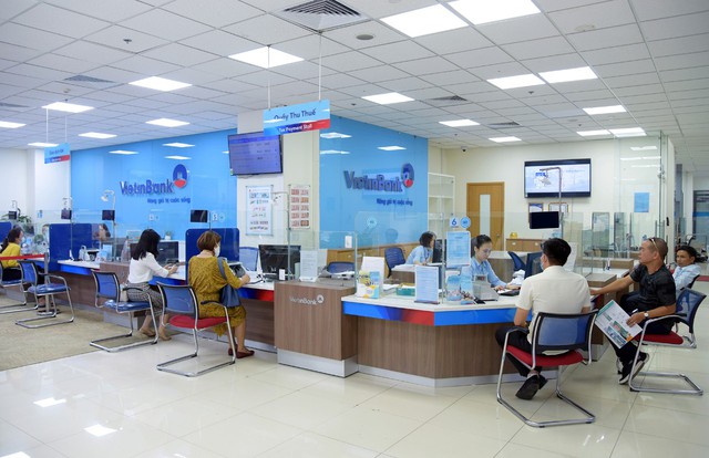 Lãi suất ngân hàng 15/8 tại Agribank, Vietcombank, BIDV, VietinBank, MB, Sacombank, HDBank,... - Ảnh 1.