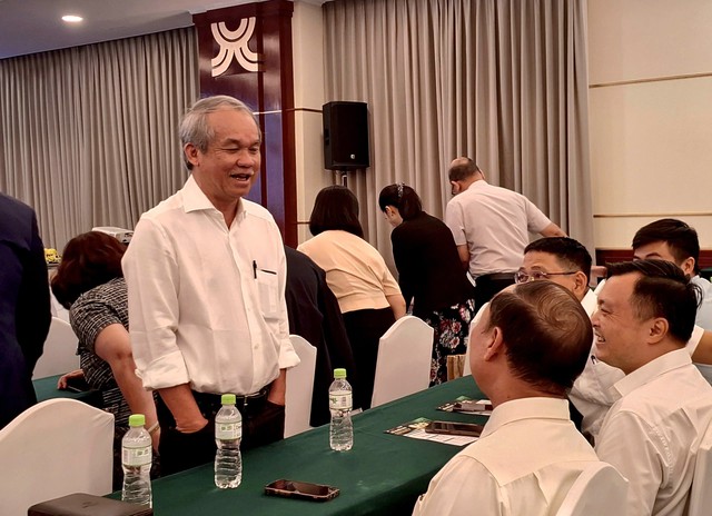 Nhà đầu tư hỏi vì sao giá cổ phiếu cao, bầu Đức nói luôn việc trả cổ tức tiền mặt 50% liên tục trong 3 năm - Ảnh 4.