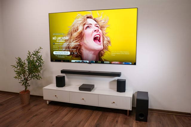 Trải nghiệm LG OLED W6 83 inch: TV 220 triệu đồng mỏng 9mm, gần như biến mất trên tường - Ảnh 9.