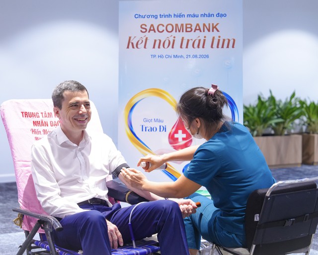 "Kết nối trái tim" và hành trình 14 năm Sacombank trao giọt hồng sẻ chia sự sống - Ảnh 3.