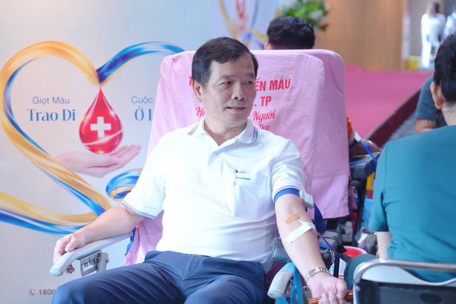 "Kết nối trái tim" và hành trình 14 năm Sacombank trao giọt hồng sẻ chia sự sống - Ảnh 4.