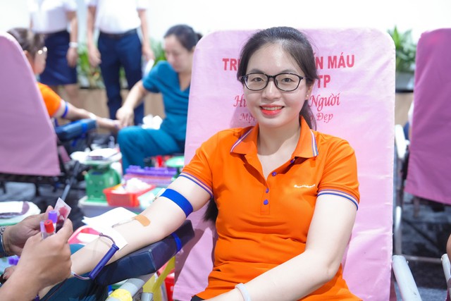"Kết nối trái tim" và hành trình 14 năm Sacombank trao giọt hồng sẻ chia sự sống - Ảnh 6.