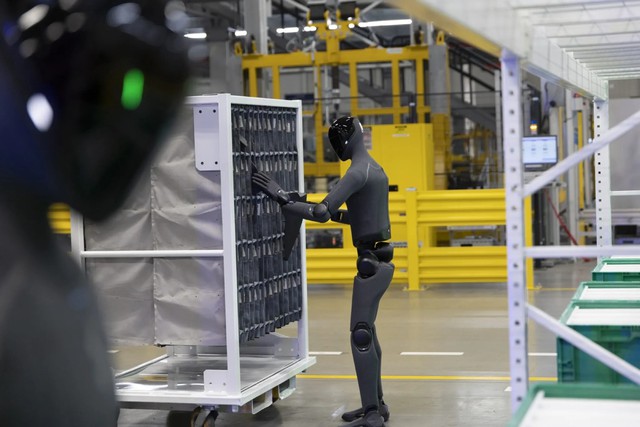 Tầm nhìn cực đỉnh của ông Phạm Nhật Vượng: robot hình người tràn vào các nhà máy sản xuất ô tô, Tesla cùng Hyundai, BMW đồng loạt tăng tốc - Ảnh 2.
