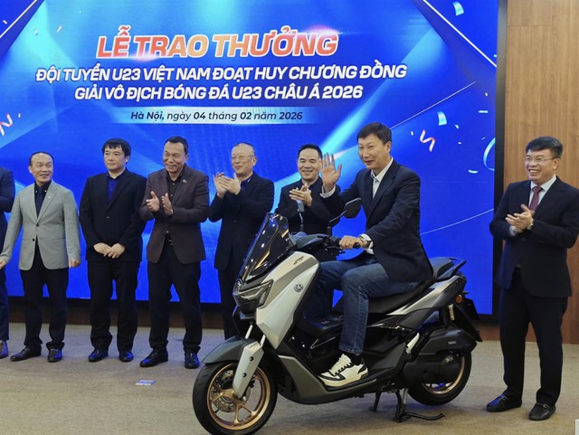 Không phải ASEAN Cup, 23 cầu thủ Việt Nam từng nhận 23 chiếc xe giống nhau tại một giải đấu, tổng trị giá gần 1 tỷ đồng - Ảnh 1.
