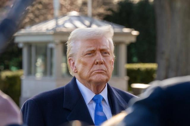 Hơn 2.600 Bitcoin trị giá khoảng 165 triệu USD rời ví Trump Media, điều gì đang diễn ra? - Ảnh 1.