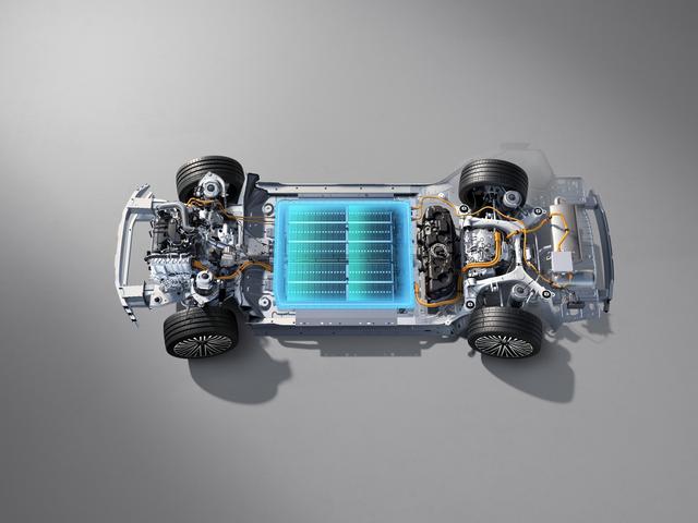 Volkswagen nhận cọc xe EREV đầu tiên tại Việt Nam: Có khả năng 'đi ngang như cua', chạy từ Hà Nội đến TP. Hồ Chí Minh không cần tiếp nhiên liệu - Ảnh 5.