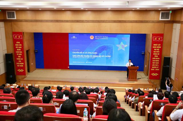 Bộ Xây dựng và CMC nâng cao năng lực AI cho cán bộ, công chức trong kỷ nguyên số - Ảnh 3.