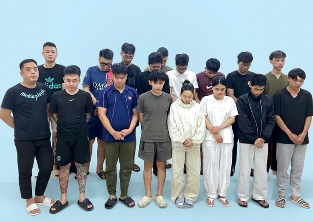Triệt phá đường dây đánh bạc xuyên quốc gia hàng chục nghìn tỷ đồng: Khởi tố, tạm giam 28 đối tượng - Ảnh 1.