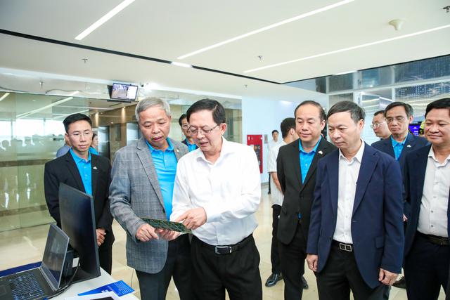 Phó Thủ tướng Hồ Quốc Dũng đề nghị CMC tiếp tục phát huy mô hình liên kết Nhà nước – nhà trường – doanh nghiệp - Ảnh 5.