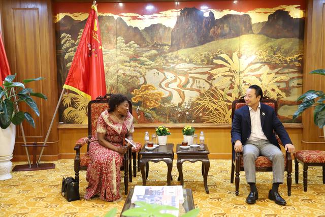 Thương mại với Việt Nam tăng hơn 4 lần chỉ trong một năm, một quốc gia muốn làm 'cửa ngõ' cho doanh nghiệp Việt bước vào thị trường 1,4 tỷ người tiêu dùng - Ảnh 2.