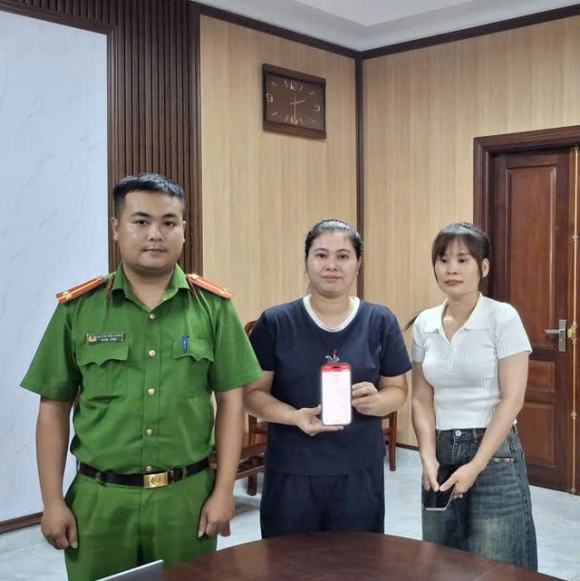 Vũ Thị Anh chuyển khoản gần 60 triệu đồng từ tài khoản Agribank với nội dung "tra no": Công an nhận tin lập tức xác minh giao dịch - Ảnh 1.