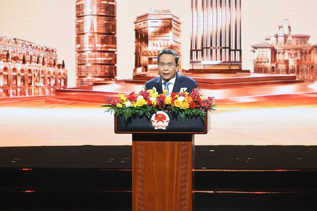 Doanh nhân Nguyễn Thị Nga được trao tặng Danh hiệu Anh hùng Lao động, Ngân hàng SeABank đón nhận Huân chương Lao động hạng Nhất & Bằng khen của Bộ Công an  - Ảnh 2.