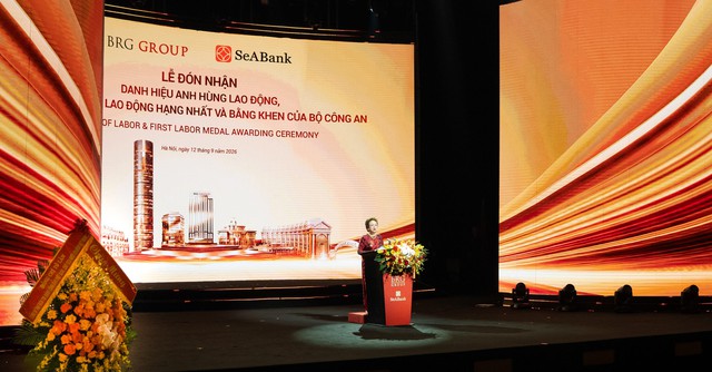 Doanh nhân Nguyễn Thị Nga được trao tặng Danh hiệu Anh hùng Lao động, Ngân hàng SeABank đón nhận Huân chương Lao động hạng Nhất & Bằng khen của Bộ Công an - Ảnh 5.