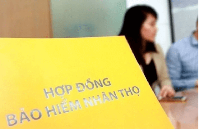 "Một chiếc áo chi phí sản xuất 100 - 200 nghìn nhưng giá bán có thể lên tới 2 triệu, còn bảo hiểm nhân thọ được giám sát rất chặt chẽ về giá sản phẩm" - Ảnh 1.