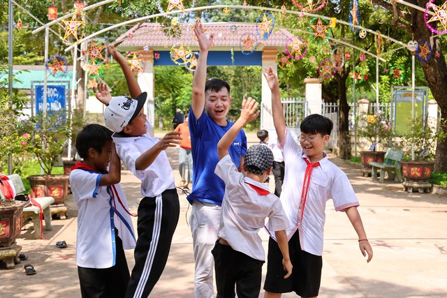 Trung thu và hành trình trao thêm cơ hội phát triển cho trẻ em khắp mọi miền - Ảnh 1.