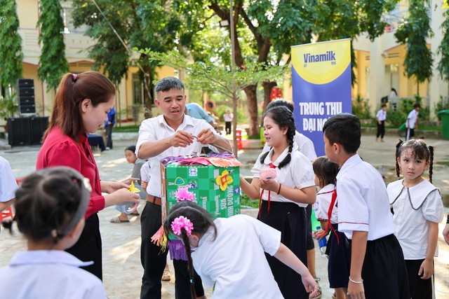 Trung thu và hành trình trao thêm cơ hội phát triển cho trẻ em khắp mọi miền - Ảnh 2.