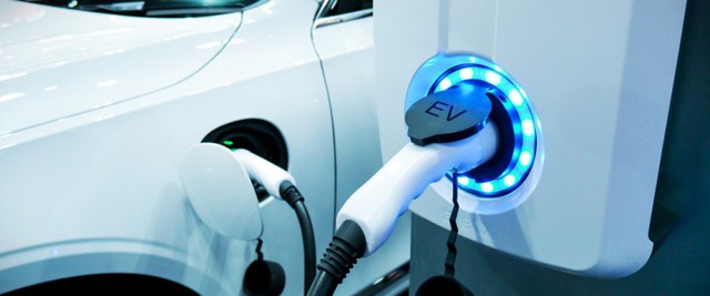 Không phải xe hybrid, doanh số dòng xe này bất ngờ tăng hơn 50% trong tháng 8 vì một nguyên nhân - Ảnh 2.