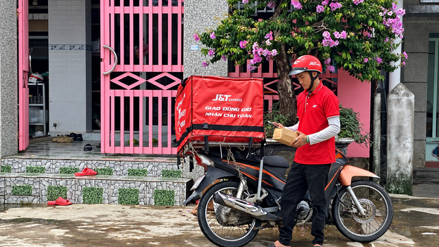 Những chuyến hàng nối nhịp yêu thương - Ảnh 1.