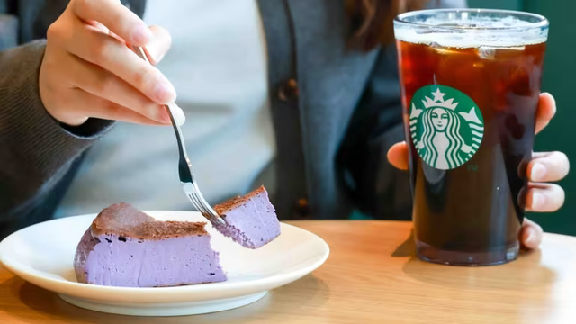 Không phải matcha, một nguyên liệu màu tím đang ‘xâm chiếm’ khắp các quán cà phê, trở thành hiện tượng toàn cầu- Ảnh 2.