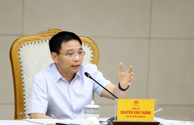 Phó Thủ tướng yêu cầu ‘nóng’ với Trung tâm Tài chính quốc tế: Đề xuất triển khai ngay các sản phẩm đã sẵn sàng, tinh thần “vừa chạy vừa xếp hàng, không chờ nữa” - Ảnh 1.