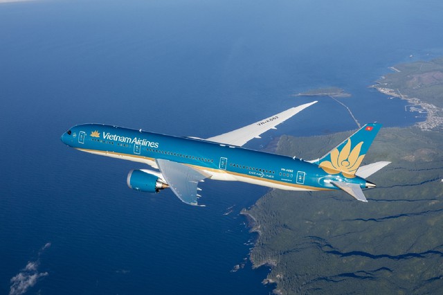 Vẫn lỗ lũy kế hơn 23.000 tỷ đồng, cổ phiếu Vietnam Airlines bị giữ nguyên diện cảnh báo - Ảnh 1.