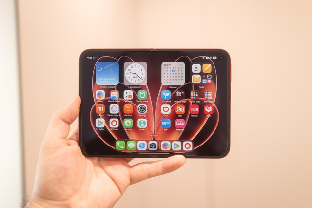 Xiaomi 18 Fold ra mắt: đón đầu iPhone Ultra, giá tương đương 40 triệu đồng - Ảnh 3.