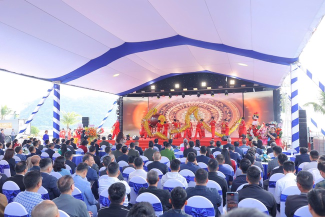 Khánh thành Tòa tháp A-B Dự án Tổ hợp du lịch, nghỉ dưỡng và giải trí Crystal Holidays Harbour Vân Đồn- Ảnh 1.