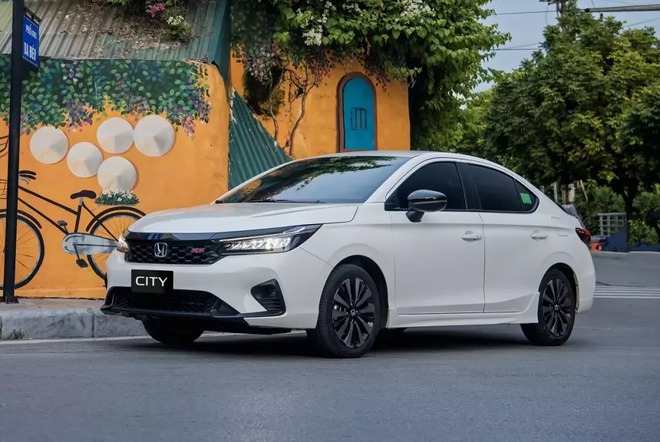3 mẫu xe đạt doanh số trên 2.000 xe/tháng, sedan cỡ nhỏ giá mềm vẫn là 'chân ái' với khách Việt- Ảnh 2. 3 mẫu xe đạt doanh số trên 2.000 xe/tháng, sedan cỡ nhỏ giá mềm vẫn là 'chân ái' với khách Việt- Ảnh 2.