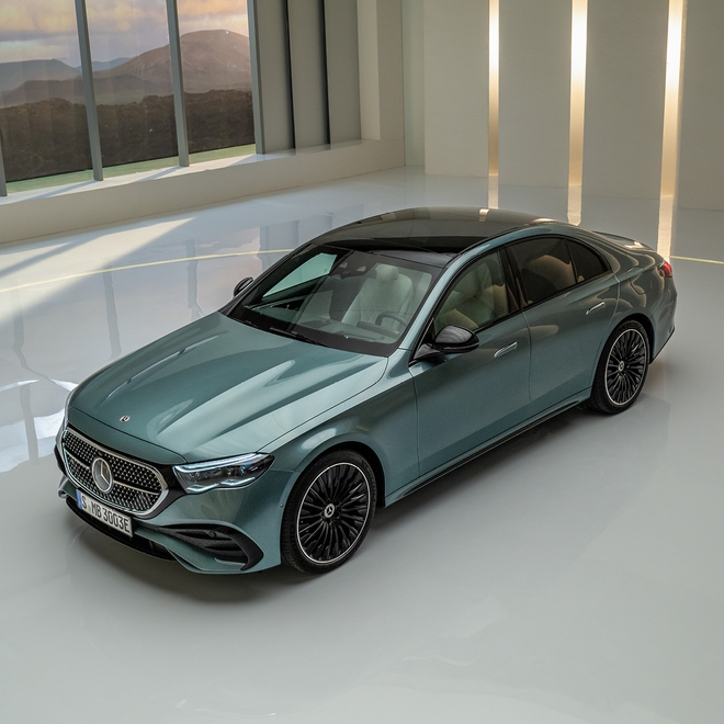 Mercedes-Benz E-Class mới sắp cập bến thị trường Việt - Ảnh 1.