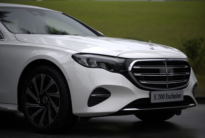 Mercedes-Benz E-Class 2025 chính thức ra mắt tại Việt Nam: Lột xác từ trong ra ngoài, giá 2,45- 3,2 tỷ đồng - Ảnh 3.