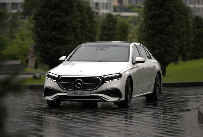 Mercedes-Benz E-Class 2025 chính thức ra mắt tại Việt Nam: Lột xác từ trong ra ngoài, giá 2,45- 3,2 tỷ đồng - Ảnh 10.