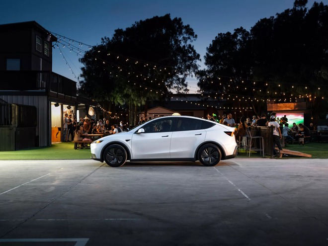 Tesla ra mắt phiên bản giá rẻ cho Model 3 và Model Y: Giá thấp nhất tương đương 975 triệu, quyết đấu xe điện Trung Quốc - Ảnh 2.