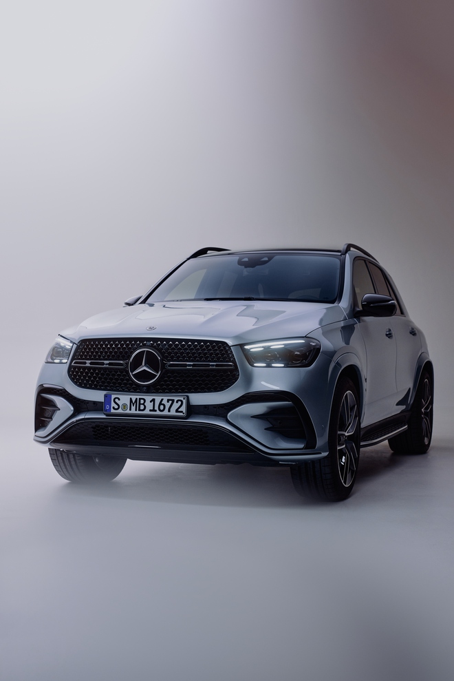 Giá hơn 4,6 tỷ, mẫu SUV PHEV đầu tiên của Mercedes-Benz tại Việt Nam có gì?  - Ảnh 2.