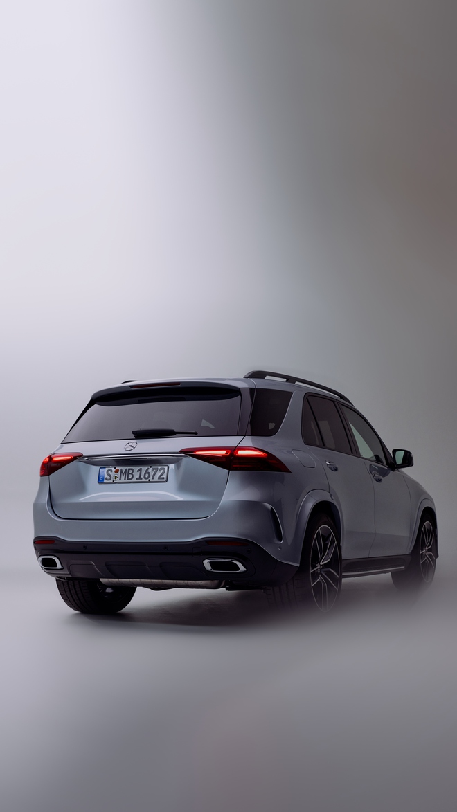 Giá hơn 4,6 tỷ, mẫu SUV PHEV đầu tiên của Mercedes-Benz tại Việt Nam có gì?  - Ảnh 3.