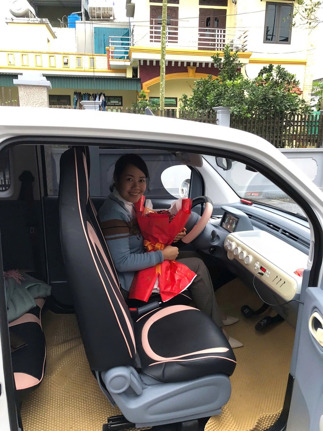 Cô giáo tìm thấy 'nhịp sống mới' mỗi ngày đến lớp với xe điện Bestune Xiaoma - Ảnh 2.