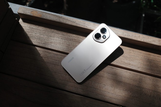 HONOR 400 series ra mắt tại Việt Nam: Camera 200MP, AI phát hiện deepfake, giá từ 8,99 triệu đồng- Ảnh 3. HONOR 400 series ra mắt tại Việt Nam: Camera 200MP, AI phát hiện deepfake, giá từ 8,99 triệu đồng- Ảnh 3.