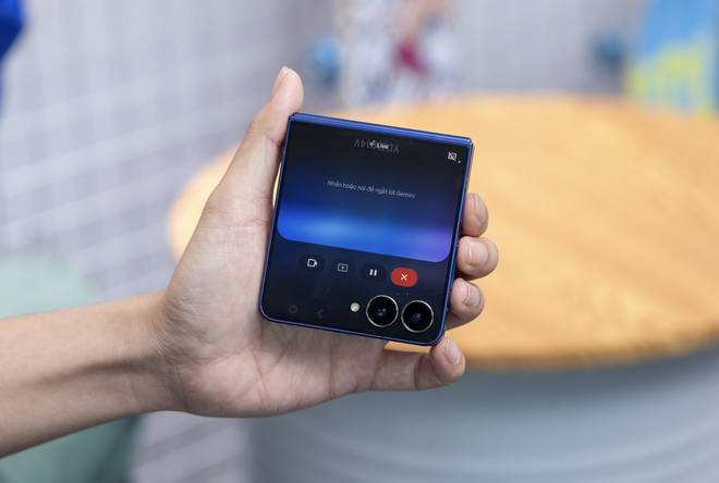 Galaxy Z Flip7 giá từ 28,9 triệu tại Việt Nam - Ảnh 3.