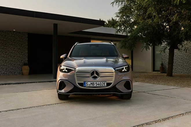 SUV bán chạy nhất của Mercedes tại Việt Nam có bản chạy điện: Thiết kế lột xác, tầm hoạt động hơn 700 km - Ảnh 1.