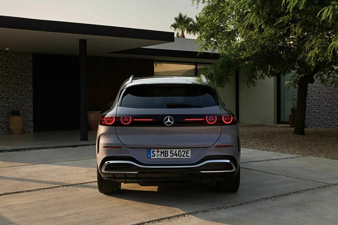 SUV bán chạy nhất của Mercedes tại Việt Nam có bản chạy điện: Thiết kế lột xác, tầm hoạt động hơn 700 km - Ảnh 2.