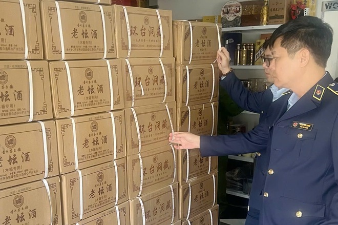 Đột xuất kiểm tra các hộ kinh doanh: Phát hiện nhiều sai phạm nghiêm trọng, có cơ sở bị phạt gần 100 triệu đồng- Ảnh 3.