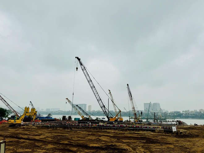 Ngay năm sau, dự kiến hoàn thành 'siêu cầu' vượt sông Hồng gần 16.000 tỷ đồng, nối phố cổ với Long Biên, tiến độ hiện ra sao? - Ảnh 2.
