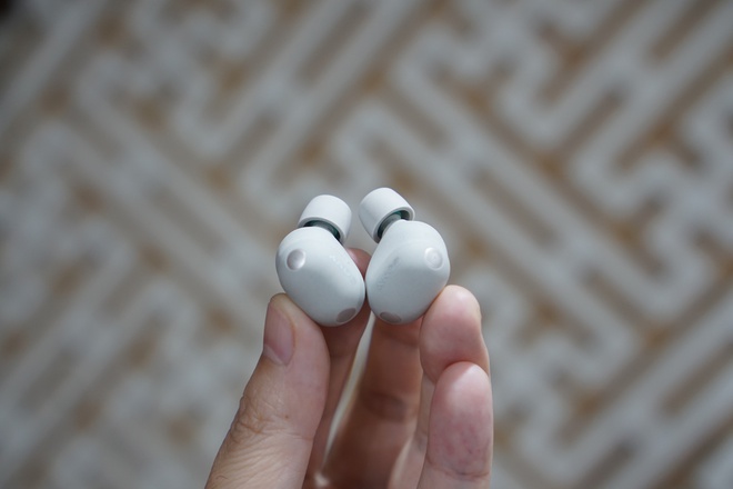 Dùng thử Sony WF-1000XM6: Tai nghe true wireless tiệm cận chuẩn mực hoàn hảo - Ảnh 4.