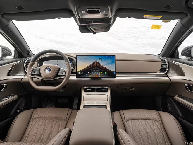 Sạc 5 phút chạy 700km, giá chỉ từ 600 triệu đồng: Sedan điện "thông minh" mới của BYD chính thức được mở bán  - Ảnh 2.