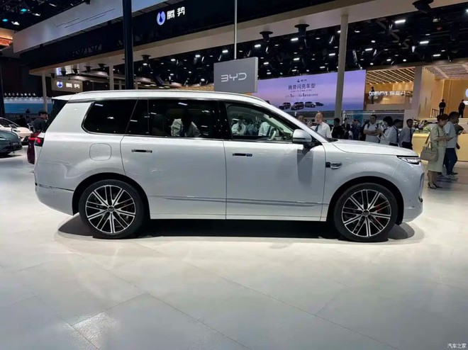SUV đắt nhất của BYD ở Việt Nam sắp có bản nâng cấp: Đủ phiên bản EV, PHEV, sạc siêu nhanh và công nghệ 'mắt thần' - Ảnh 2.