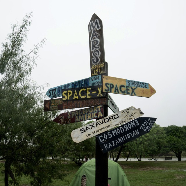 Chỉ có thể là Elon Musk: Khiến thành phố nghèo thay đổi sau 1 đêm, đất sốt dẻo, giới đầu tư, khách du lịch nườm nượp kéo đến - Ảnh 2. Chỉ có thể là Elon Musk: Khiến thành phố nghèo thay đổi sau 1 đêm, đất sốt dẻo, giới đầu tư, khách du lịch nườm nượp kéo đến - Ảnh 2.