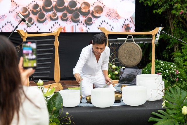 Trải nghiệm trị liệu "tắm âm thanh" thiết kế độc quyền dành cho cư dân Blue Zones - Ảnh 3.