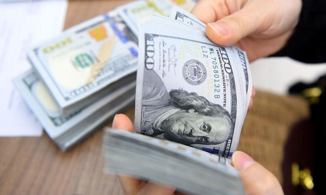 ‘Rủi ro liên quan đến CSTT thắt chặt chưa được hiện thực hóa hết, áp lực tỷ giá vẫn thường trực trong các tháng cuối năm’  - Ảnh 1.